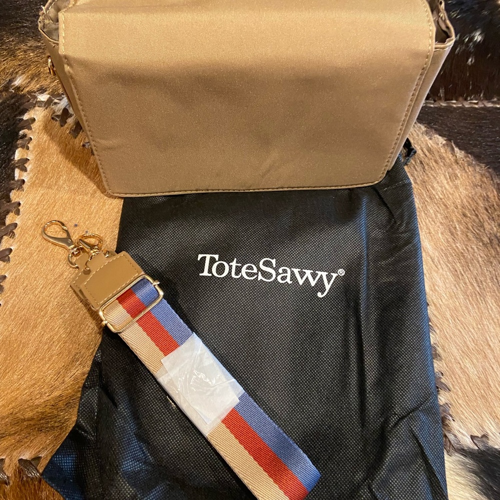 New! ToteSavvy Gold Organizer with Multicolor Strap great for diapers and wipes